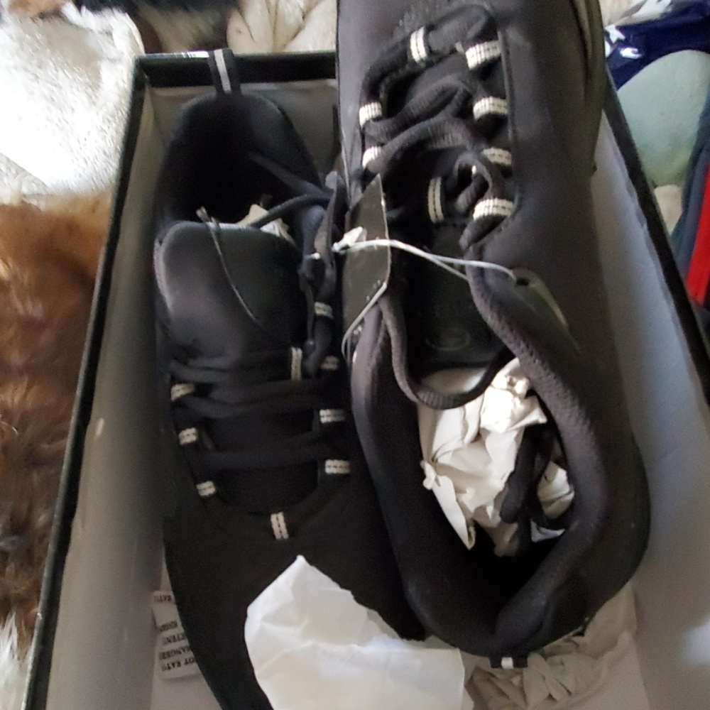 ELITE MENS SOFTBALL SHOES